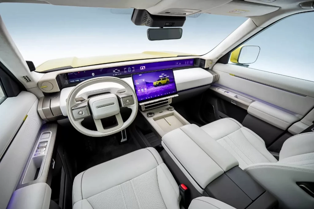Кросовер Freelander 8 розкрив салон та розмір батареї